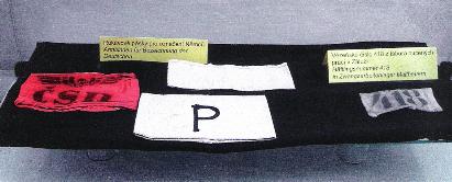 ausstellung07_armbinden.jpg (15564 Byte)