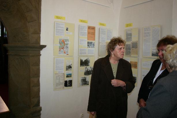 ausstellung07laubr.jpg (26842 Byte)